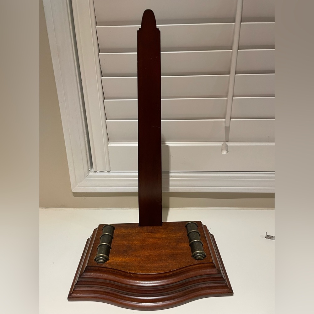 Stand for painting or picture frames